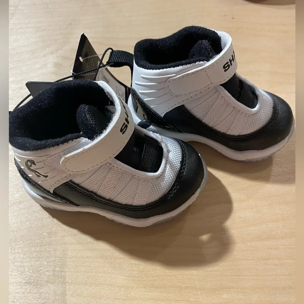 Shaq Infant Athletics Shoes size 3 (JY)